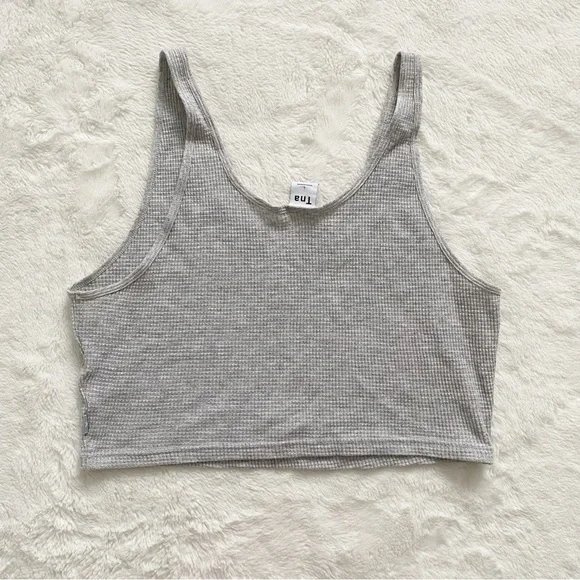 3/30$🤍 TNA | Grey waffle knit cropped tank - Picture 8 of 12